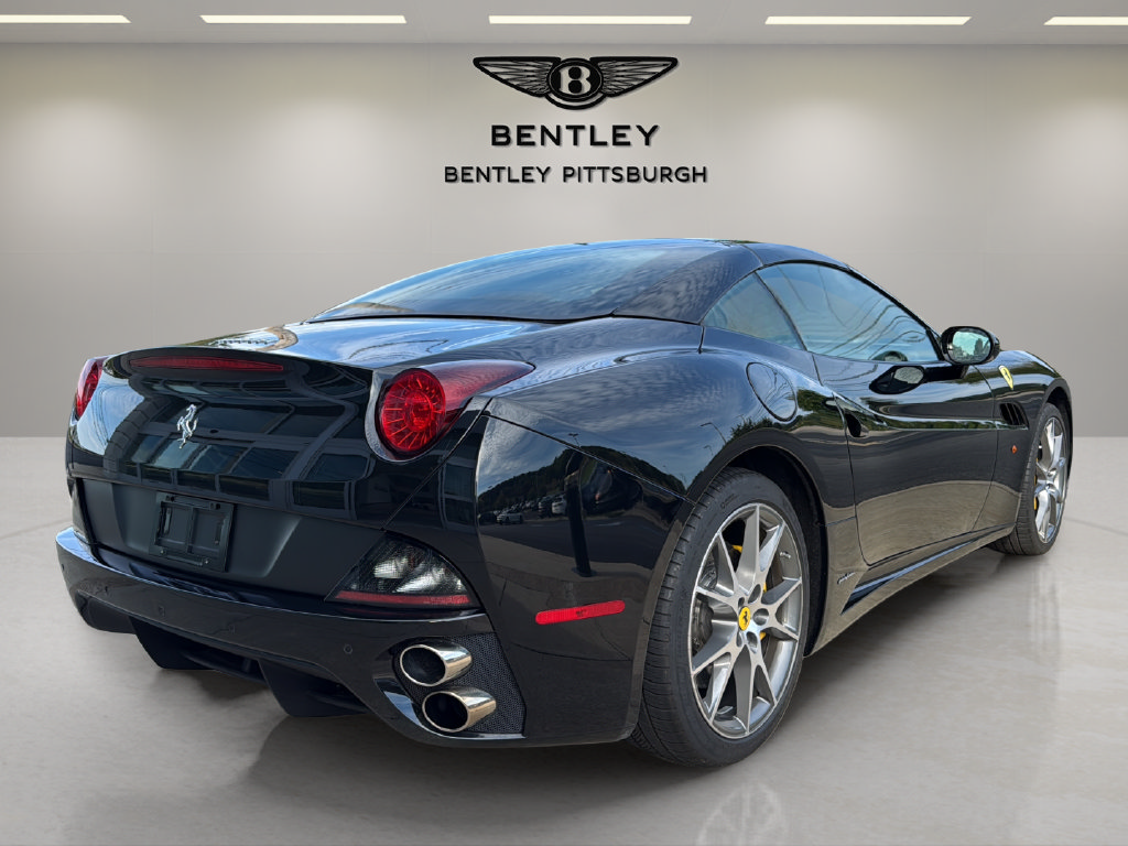 Used 2012 Ferrari California RWD image 13