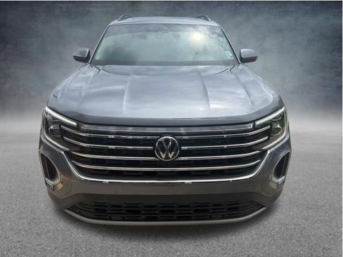 Used 2025 Volkswagen Atlas SE FWD image 3