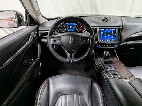 Used 2017 Maserati Levante w/ Luxury Package AWD/4WD image 2