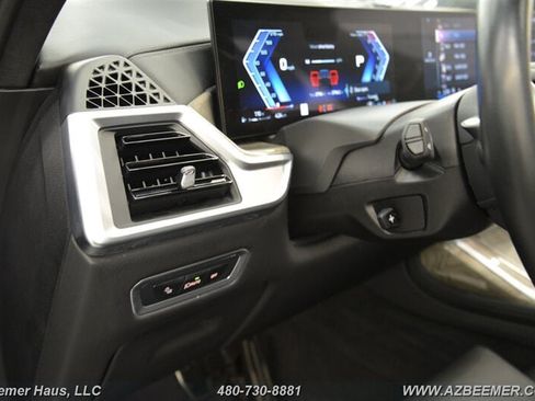 Used 2024 BMW ALPINA XB7 AWD/4WD image 32