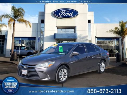 Used 2015 Toyota Camry LE FWD image 1