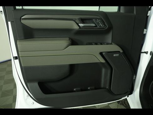 Used 2025 Chevrolet Silverado 1500 ZR2 w/ Technology Package image 26