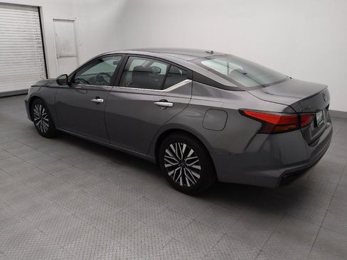 Used 2025 Nissan Altima 2.5 SV FWD image 3