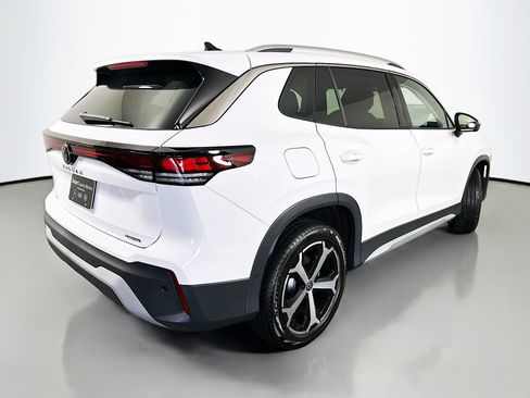 New 2025 Volkswagen Tiguan SE image 7