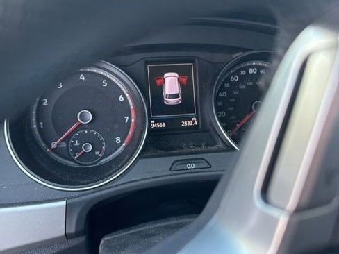 Used 2021 Volkswagen Atlas SE image 1