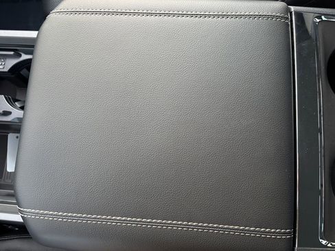 New 2026 Ford F250 Lariat w/ Black Appearance Package image 37