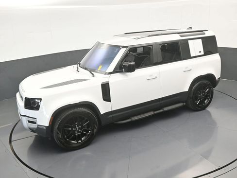 Used 2022 Land Rover Defender 110 S image 50