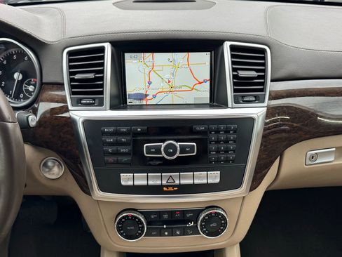 Used 2014 Mercedes-Benz GL 450 4MATIC image 35