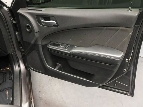 Used 2020 Dodge Charger SXT w/ Blacktop Package image 41