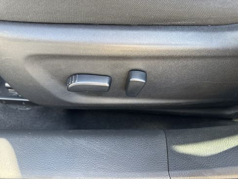 Used 2024 Nissan Altima 2.5 SV FWD image 10
