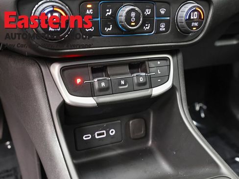 Used 2023 GMC Terrain SLE w/ Driver Convenience Package AWD/4WD image 13
