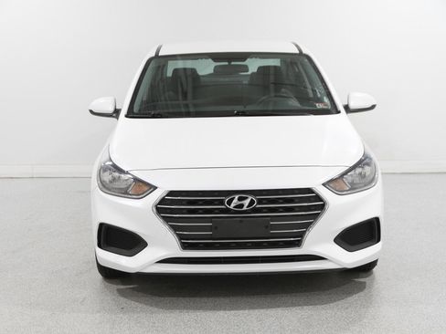 Used 2021 Hyundai Accent SE image 2