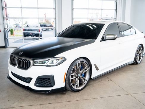 Used 2021 BMW M550i xDrive w/ Premium Package image 11