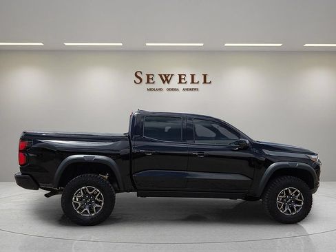 Used 2024 Chevrolet Colorado ZR2 w/ Technology Package AWD/4WD image 5