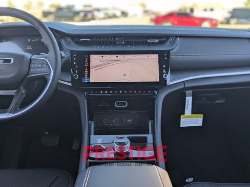 New 2026 Jeep Grand Cherokee Limited AWD/4WD image 17