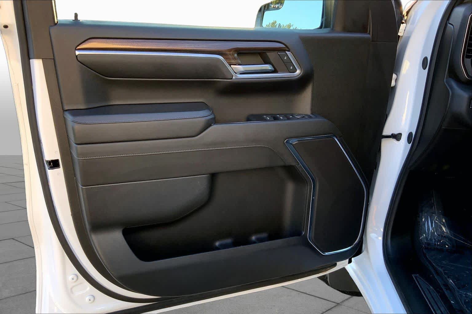 Used 2024 Chevrolet Silverado 1500 RST w/ LPO, Dark Essentials Package AWD/4WD image 19