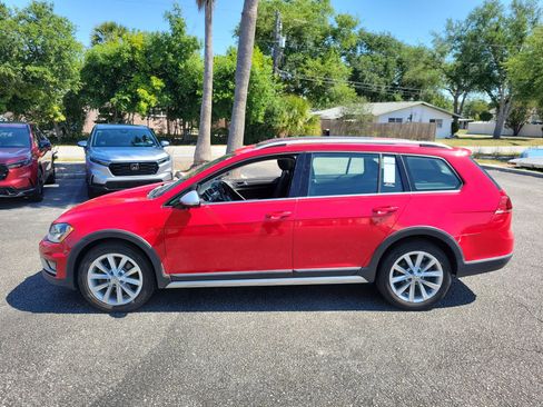 Used 2017 Volkswagen Golf Alltrack SE AWD/4WD image 9