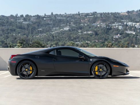 Used 2014 Ferrari 458 Italia Coupe 2D image 2
