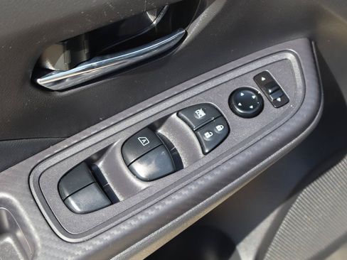 Used 2023 Nissan Versa SV FWD image 19