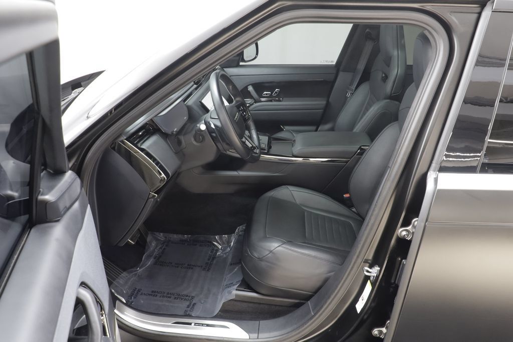 Used 2024 Land Rover Range Rover Sport AWD/4WD image 6