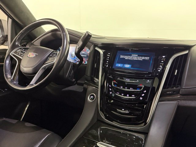 Used 2019 Cadillac Escalade ESV Platinum AWD/4WD image 17