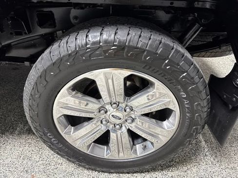 Used 2018 Ford F150 XLT w/ Equipment Group 302A Luxury AWD/4WD image 17