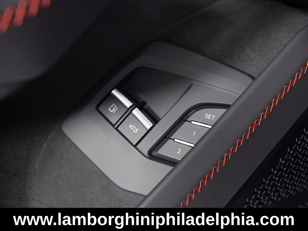 Used 2026 Lamborghini Urus SE AWD/4WD image 16