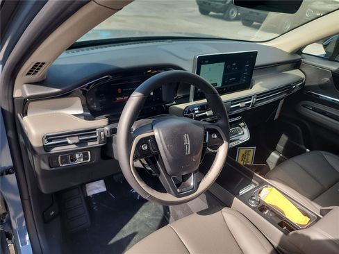 New 2026 Lincoln Corsair Premiere image 11