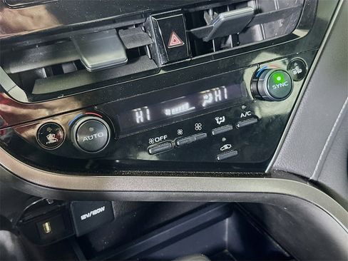 Used 2022 Toyota Camry SE image 24