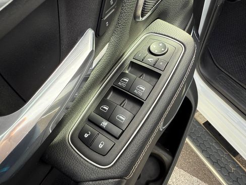 Used 2023 RAM 1500 Laramie image 11