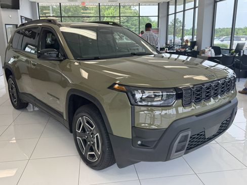 New 2026 Jeep Cherokee Laredo AWD/4WD image 3