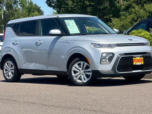 Used 2020 Kia Soul LX FWD image 2