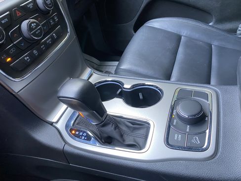 Used 2018 Jeep Grand Cherokee Limited AWD/4WD image 29