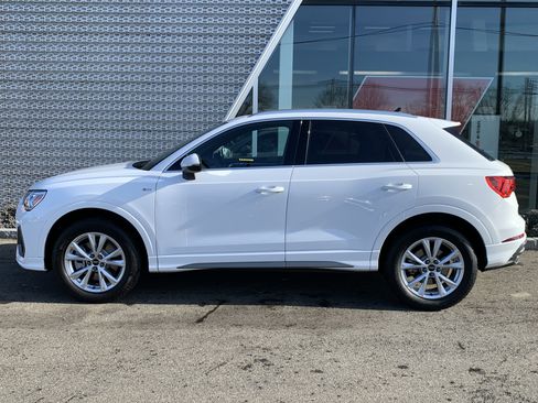 Certified 2025 Audi Q3 2.0T Premium w/ Convenience Package image 2