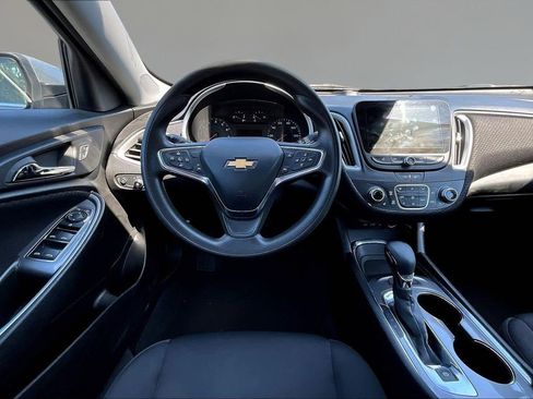 Used 2024 Chevrolet Malibu LT FWD image 8