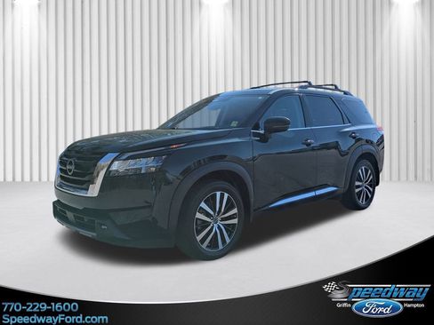 Used 2023 Nissan Pathfinder Platinum image 1