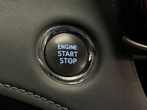 Used 2023 Toyota Highlander XLE AWD/4WD image 34