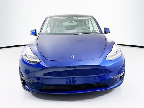 Used 2023 Tesla Model Y Long Range AWD/4WD image 2