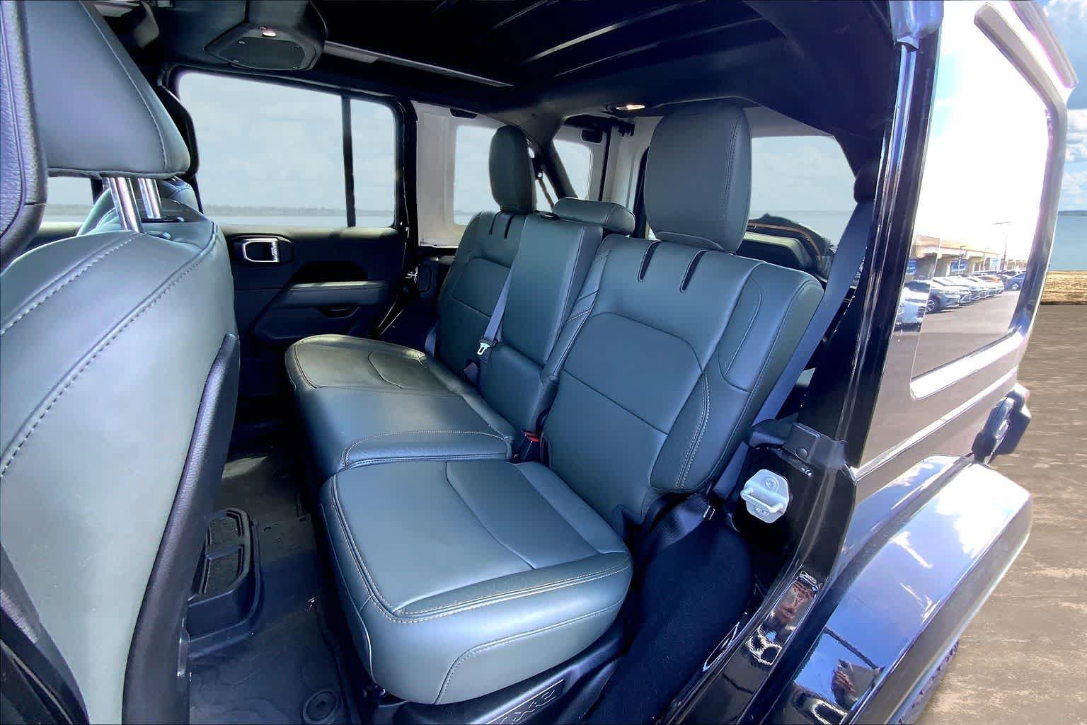Used 2024 Jeep Wrangler High Altitude AWD/4WD image 29