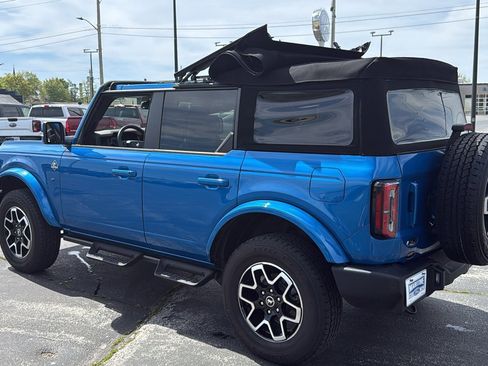 Used 2024 Ford Bronco Outer Banks AWD/4WD image 6