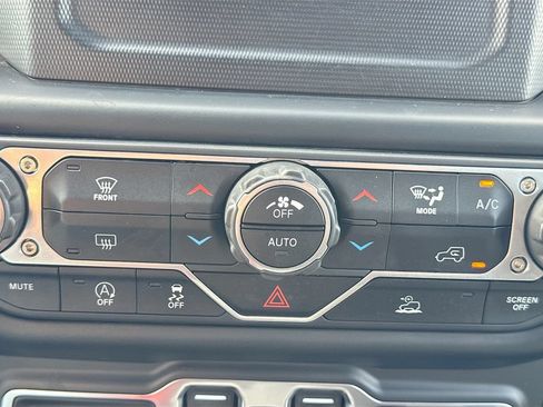 Used 2021 Jeep Gladiator Sport AWD/4WD image 17