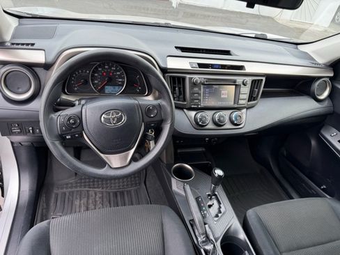 Used 2014 Toyota RAV4 LE FWD image 17