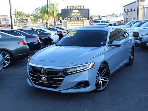 Used 2021 Honda Accord Touring image 2