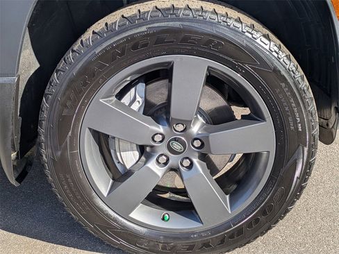 Used 2020 Land Rover Defender 110 HSE image 10