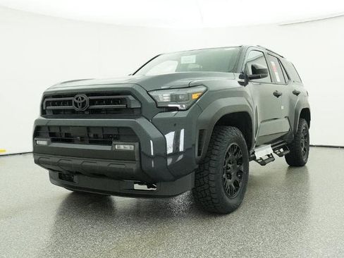 New 2026 Toyota 4Runner SR5 AWD/4WD image 32