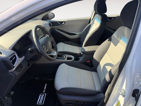 Used 2017 Hyundai Ioniq SEL FWD image 10