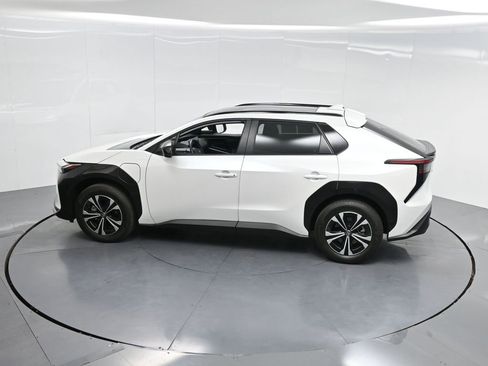 Used 2024 Toyota bZ4X XLE image 47