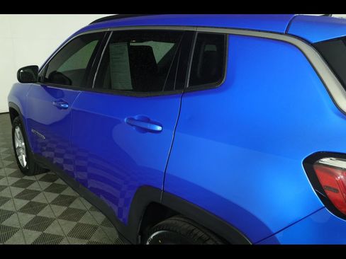 Used 2022 Jeep Compass Latitude w/ Convenience Group AWD/4WD image 17