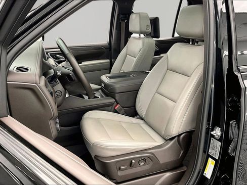 Used 2024 Chevrolet Tahoe Z71 w/ Luxury Package AWD/4WD image 25