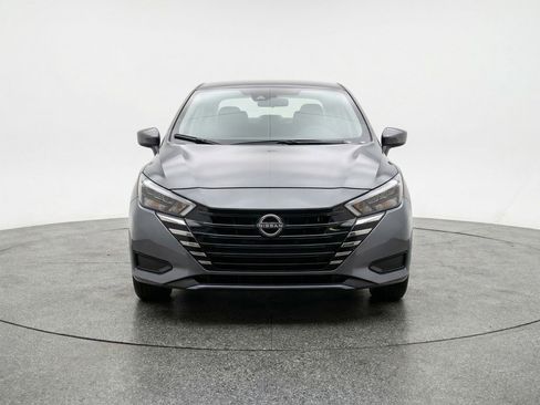 Used 2025 Nissan Versa SV image 2